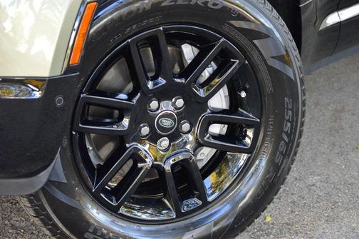 2025 Land Rover Defender 110 P400 X-Dynamic SE