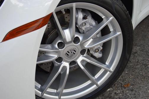 2021 Porsche 911 Carrera