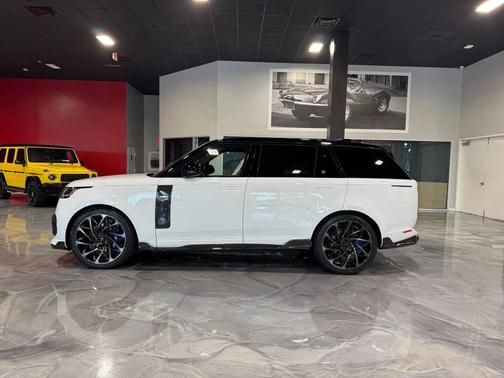 2025 Land Rover Range Rover P530 SE 7 Seat