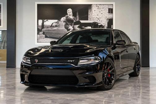 Pitch Black Clearcoat 2016 Dodge Charger SRT Hellcat