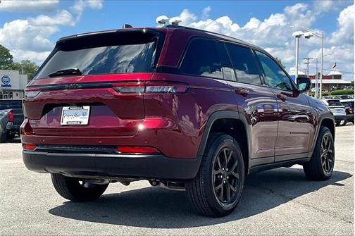 2025 Jeep Grand Cherokee Laredo