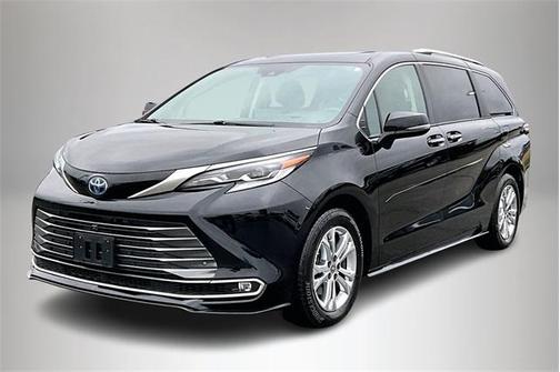 2022 Toyota Sienna Platinum 7 Passenger