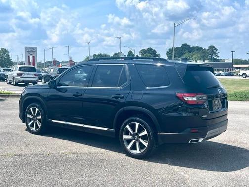 2023 Honda Pilot Touring