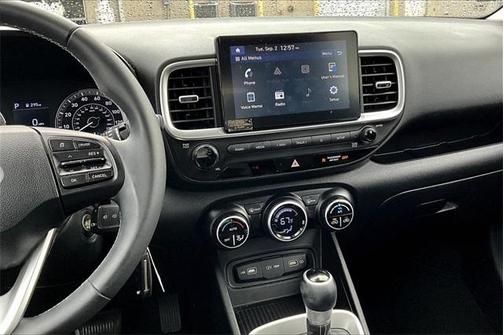 2022 Hyundai VENUE SEL