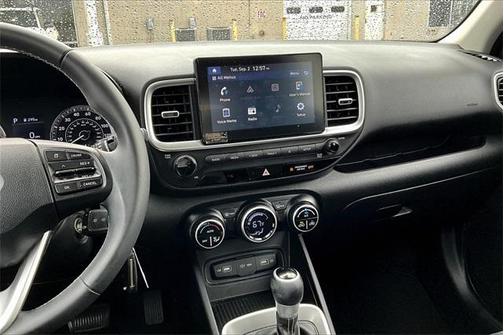 2022 Hyundai VENUE SEL