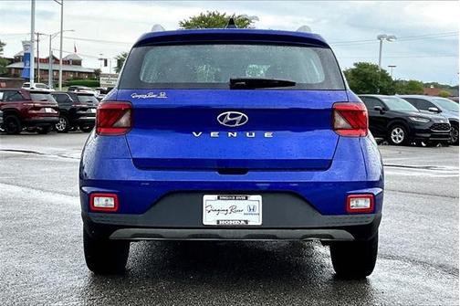 2022 Hyundai VENUE SEL