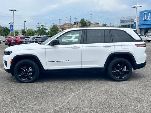 2024 Jeep Grand Cherokee Laredo