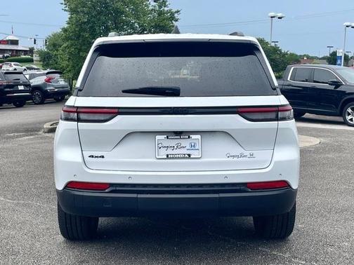 2024 Jeep Grand Cherokee Laredo