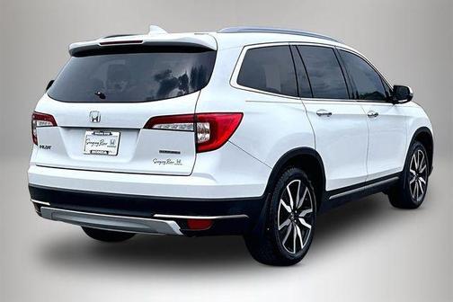 Platinum White Pearl 2022 Honda Pilot Touring 7-Passenger