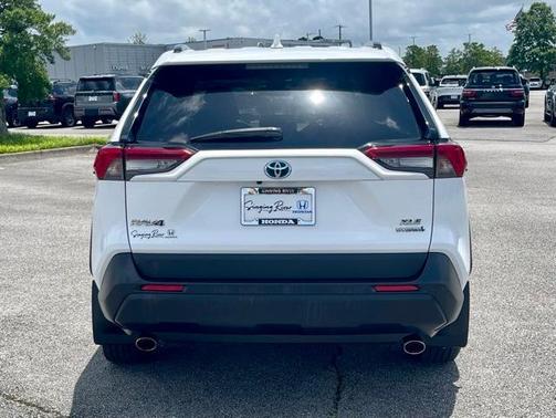 2020 Toyota RAV4 Hybrid XLE