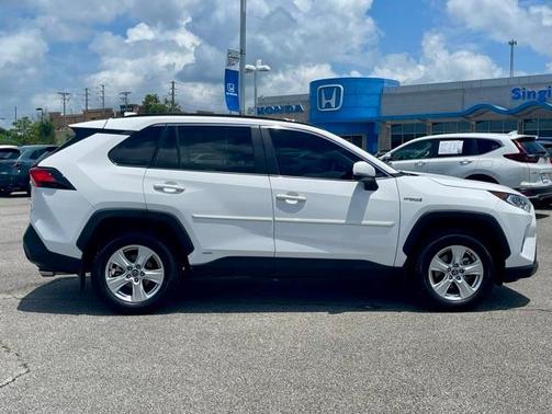 2020 Toyota RAV4 Hybrid XLE