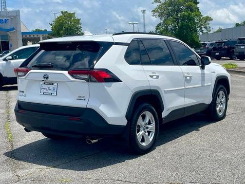 2020 Toyota RAV4 Hybrid XLE