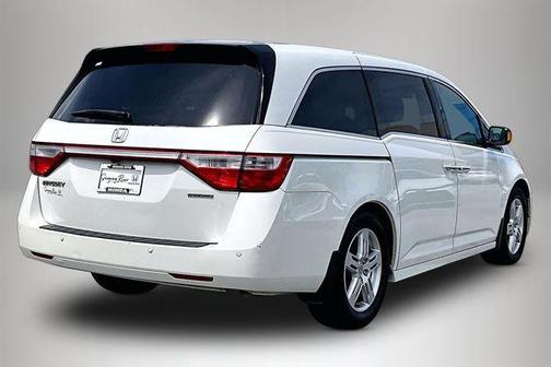 White Diamond Pearl 2013 Honda Odyssey Touring
