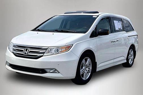 White Diamond Pearl 2013 Honda Odyssey Touring
