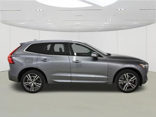 2019 Volvo XC60 T6 MOMENTUM