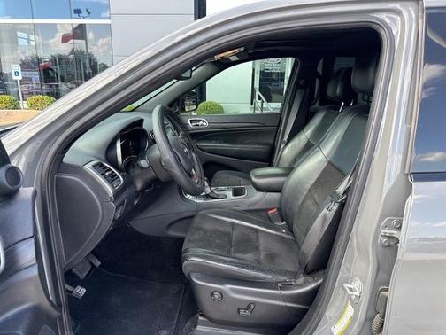 2019 Jeep Grand Cherokee LAREDO