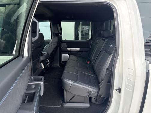 2025 Ford F-250 PLATINUM