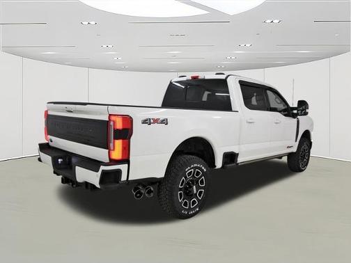 2025 Ford F-250 PLATINUM