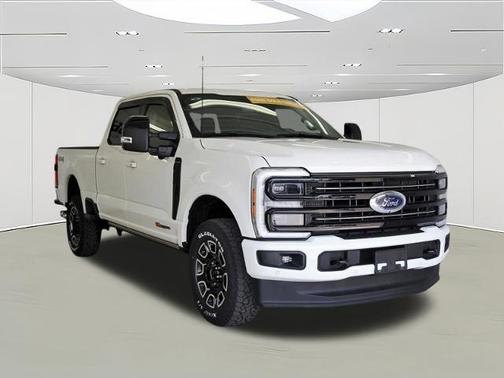 2025 Ford F-250 PLATINUM