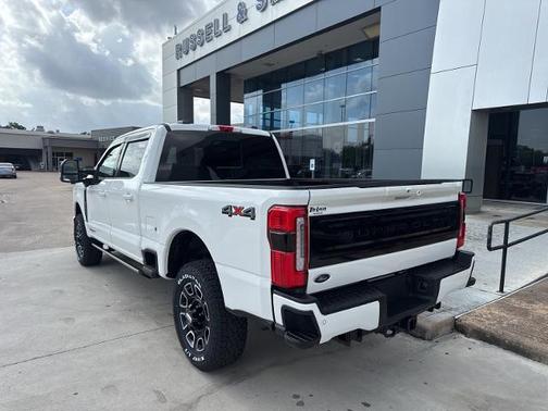 2025 Ford F-250 PLATINUM