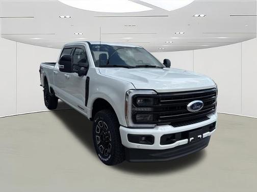 2025 Ford F-250 PLATINUM