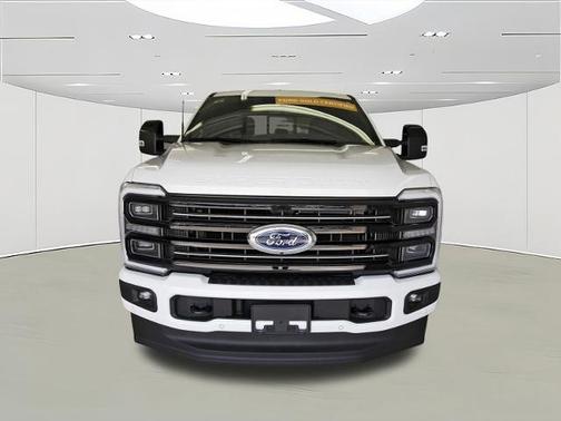 2025 Ford F-250 PLATINUM