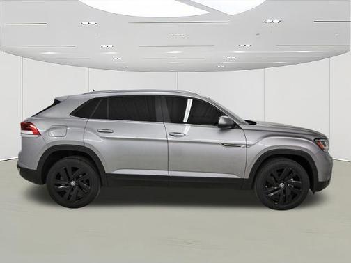 2022 Volkswagen Atlas Cross Sport 2.0T SE W/ TECHNOLOGY