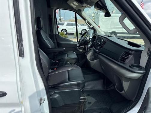 2023 Ford Transit-250 BASE