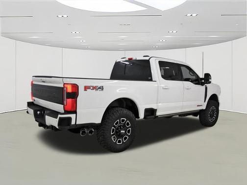 2025 Ford F-250 PLATINUM