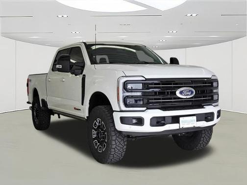 2025 Ford F-250 PLATINUM