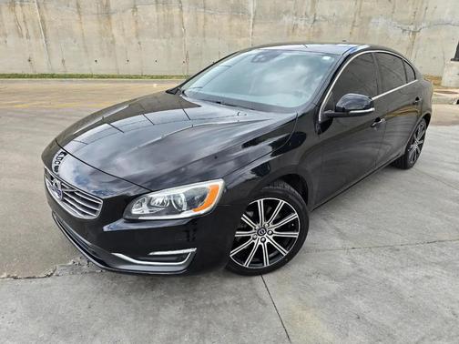 Onyx Black Metallic 2017 Volvo S60 Inscription T5 Platinum