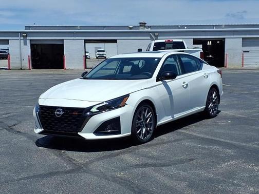 2024 Nissan Altima 2.0 SR