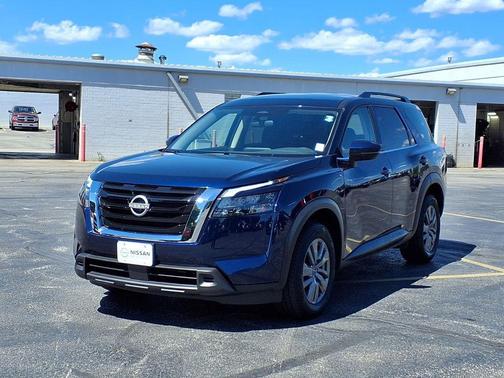 Deep Ocean Blue Pearl 2025 Nissan Pathfinder SV FWD