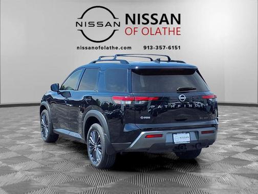 Super Black 2026 Nissan Pathfinder SL