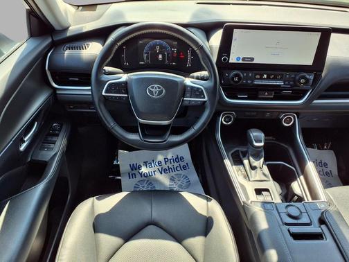 Midnight Black Metallic 2025 Toyota Grand Highlander XLE