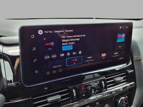 Everest White Pearl/Black 2026 Nissan Pathfinder Rock Creek