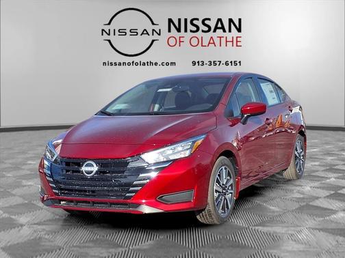 Scarlet Ember Tintcoat 2025 Nissan Versa 1.6 SV