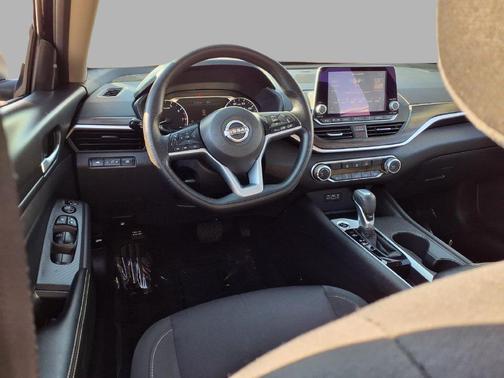 Super Black Clearcoat 2025 Nissan Altima 2.5 SV