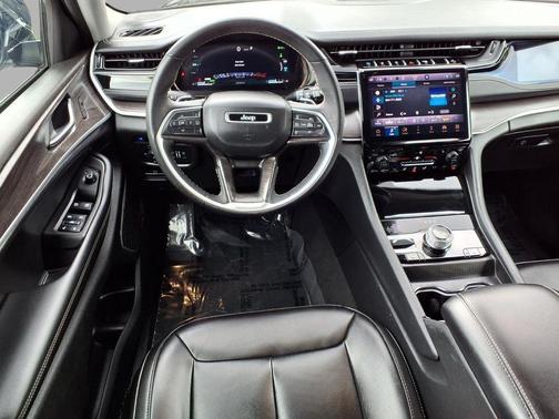Baltic Gray Metallic Clearcoat 2024 Jeep Grand Cherokee 4xe Base