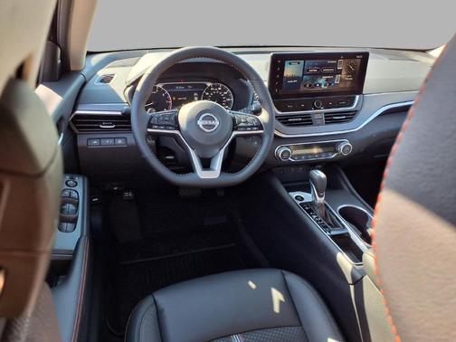 Super Black Clearcoat 2026 Nissan Altima SR FWD