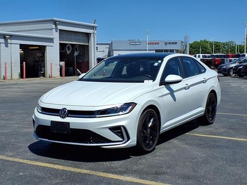 Opal White 2025 Volkswagen Jetta 1.5T SE