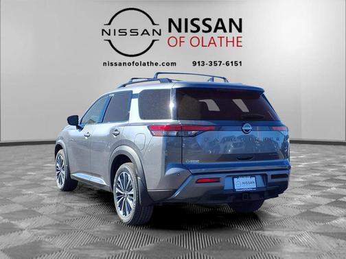 Gun Metallic 2026 Nissan Pathfinder Platinum
