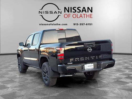 Super Black 2026 Nissan Frontier SV