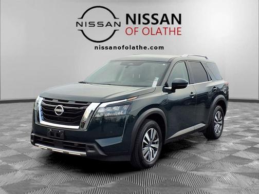 Obsidian Green Pearl 2025 Nissan Pathfinder SL 4WD