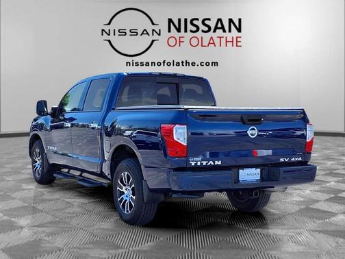Deep Blue Pearl Metallic 2021 Nissan Titan SV