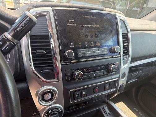 Deep Blue Pearl Metallic 2021 Nissan Titan SV
