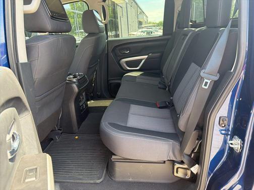 Deep Blue Pearl Metallic 2021 Nissan Titan SV