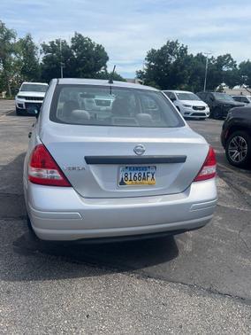 Brilliant Silver Metallic 2009 Nissan Versa 1.6