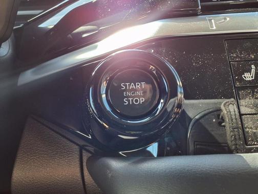Everest White Pearl Tricoat 2026 Nissan Pathfinder SV