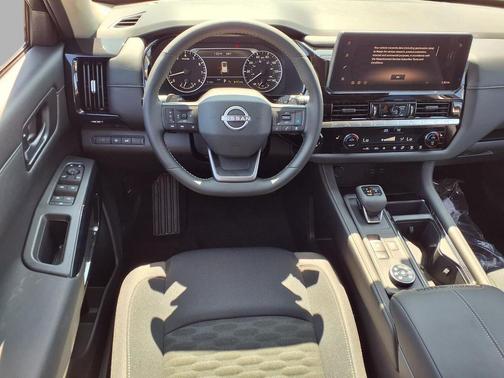 Everest White Pearl Tricoat 2026 Nissan Pathfinder SV